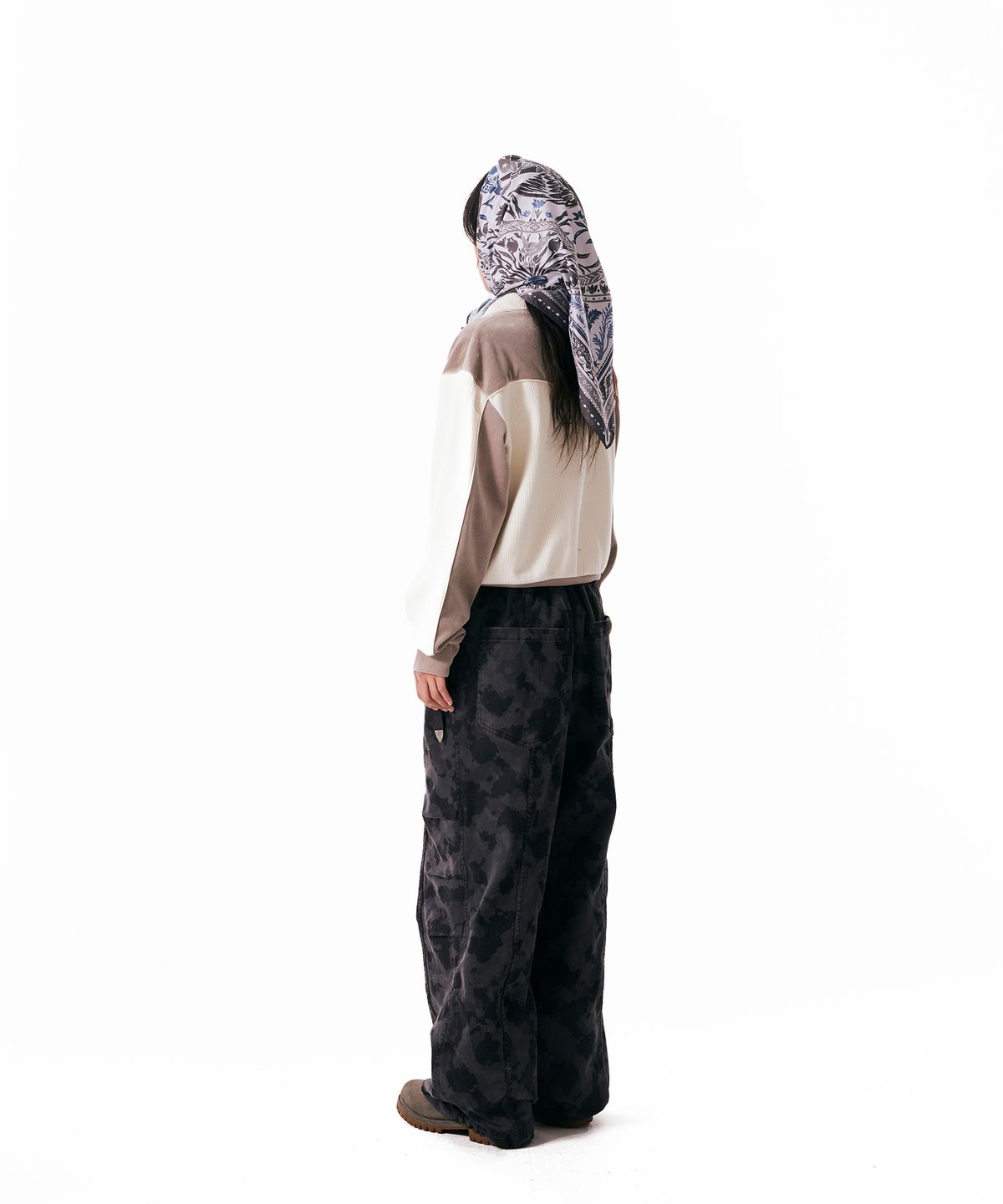 아캄(AAKAM) Western Piping Track Jacket (Beige)