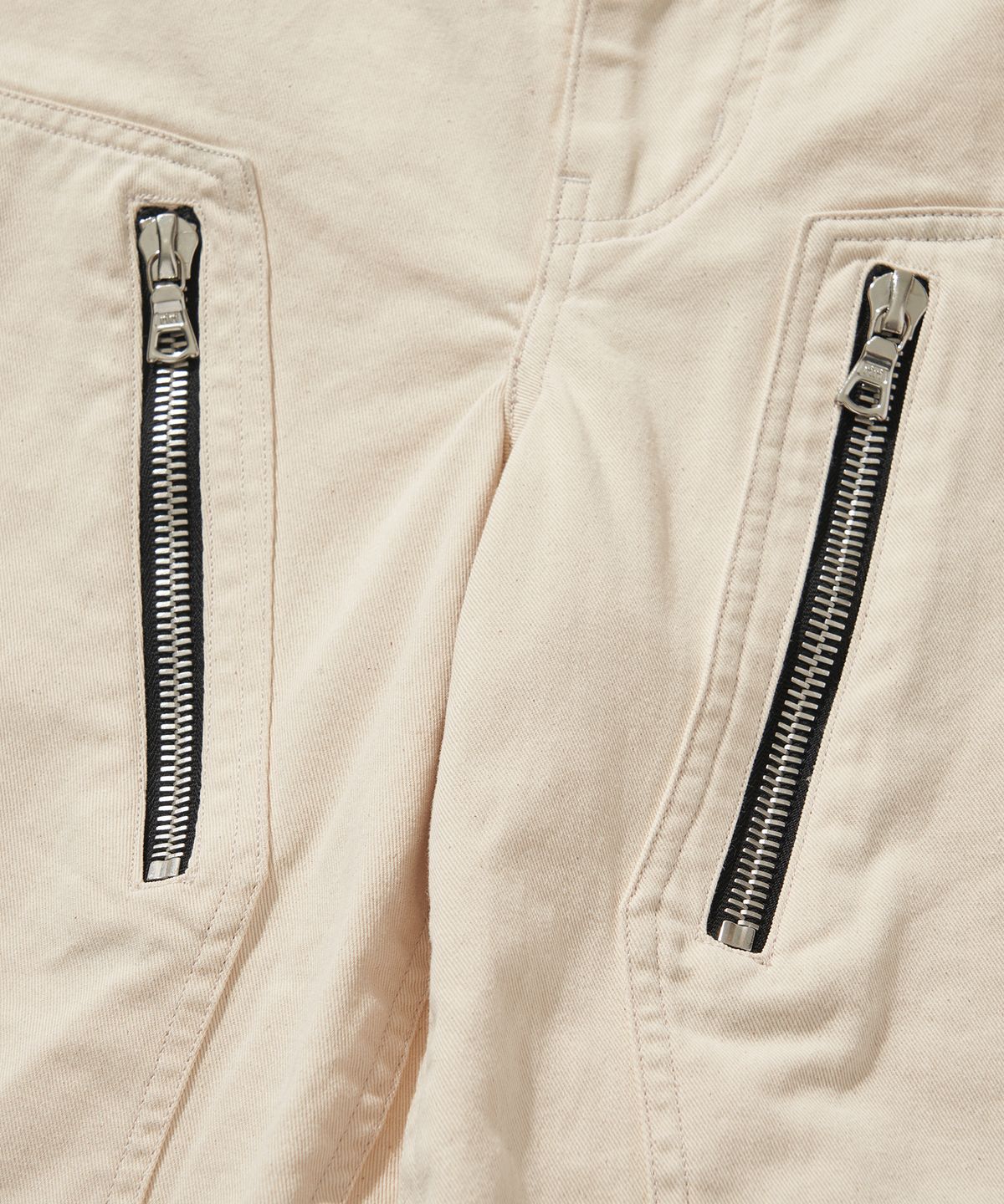 리베레(LIBERE) WIDE SHORTS PANTS / WHITE