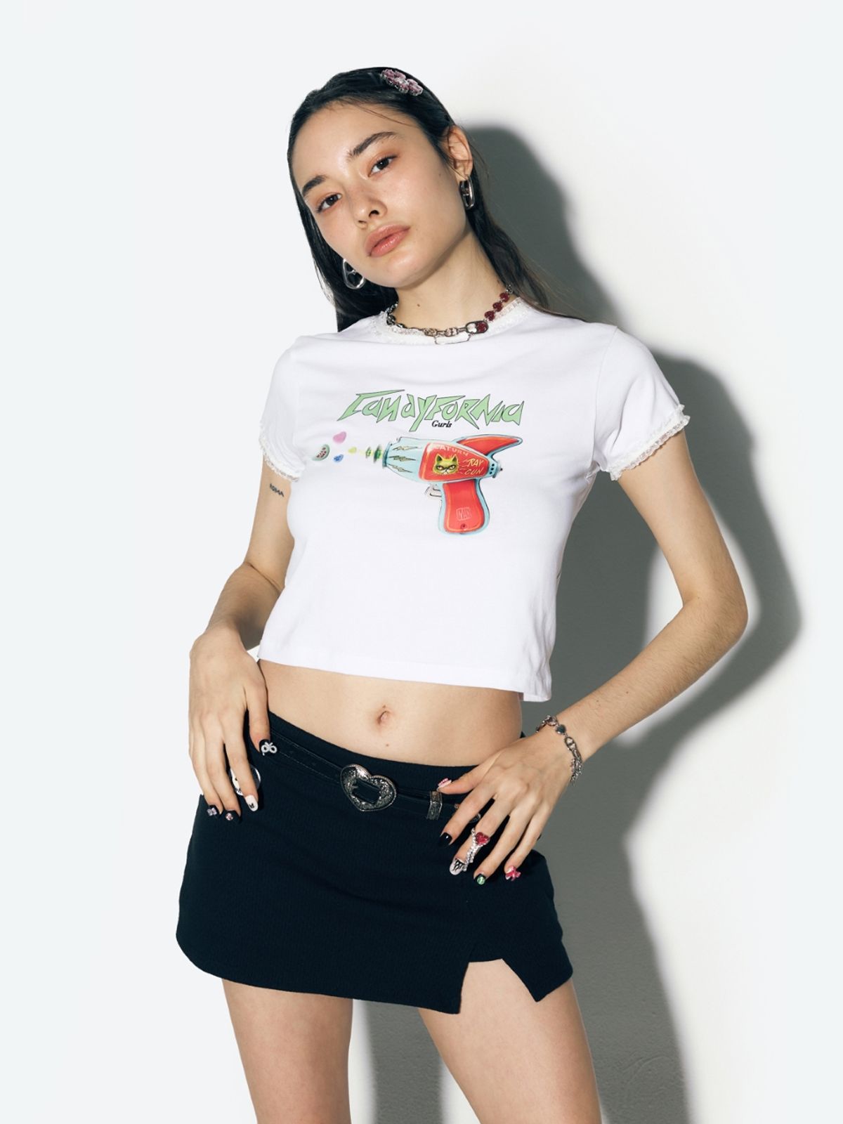에즈이프 캘리(ASIF CALIE) TOY GUN T-SHIRT WHITE