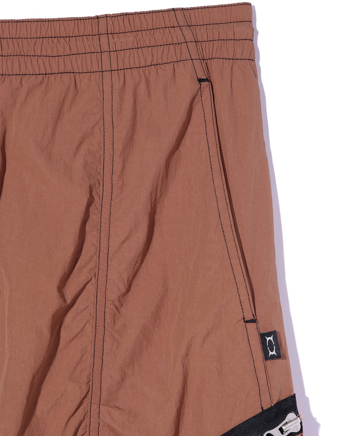 크리틱(CRITIC) GLOSSY CARGO PANTS BROWN