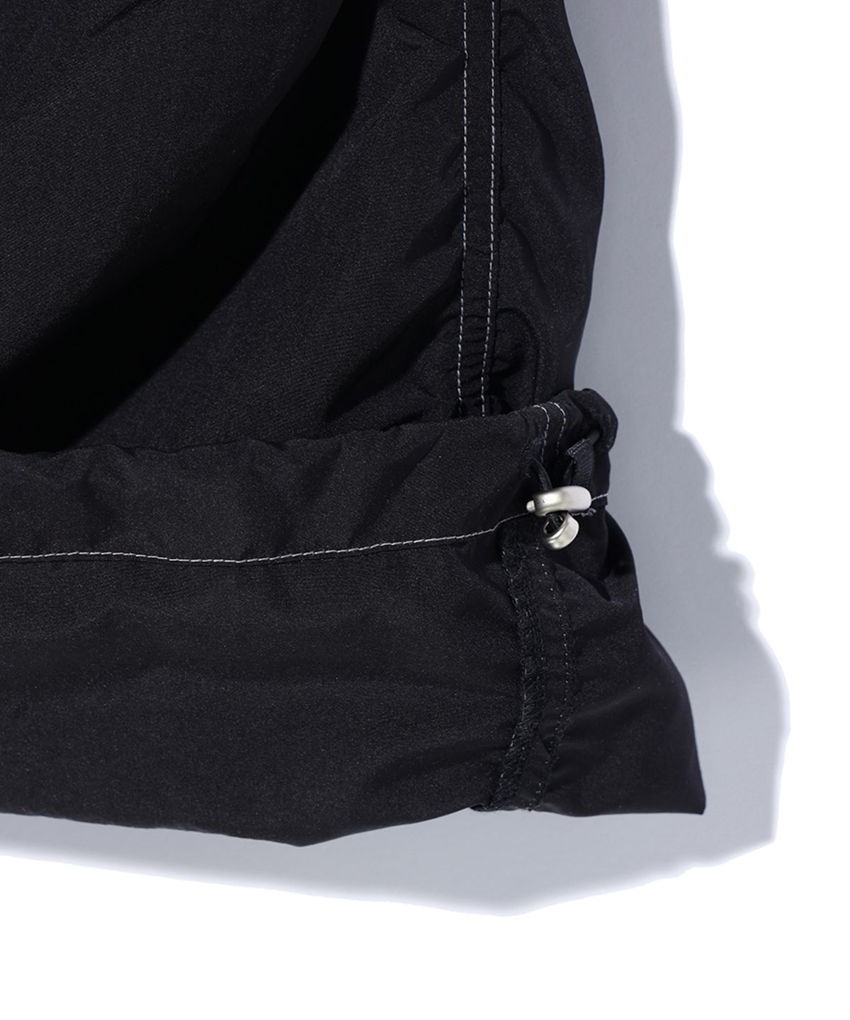 크리틱(CRITIC) GLOSSY CARGO PANTS BLACK