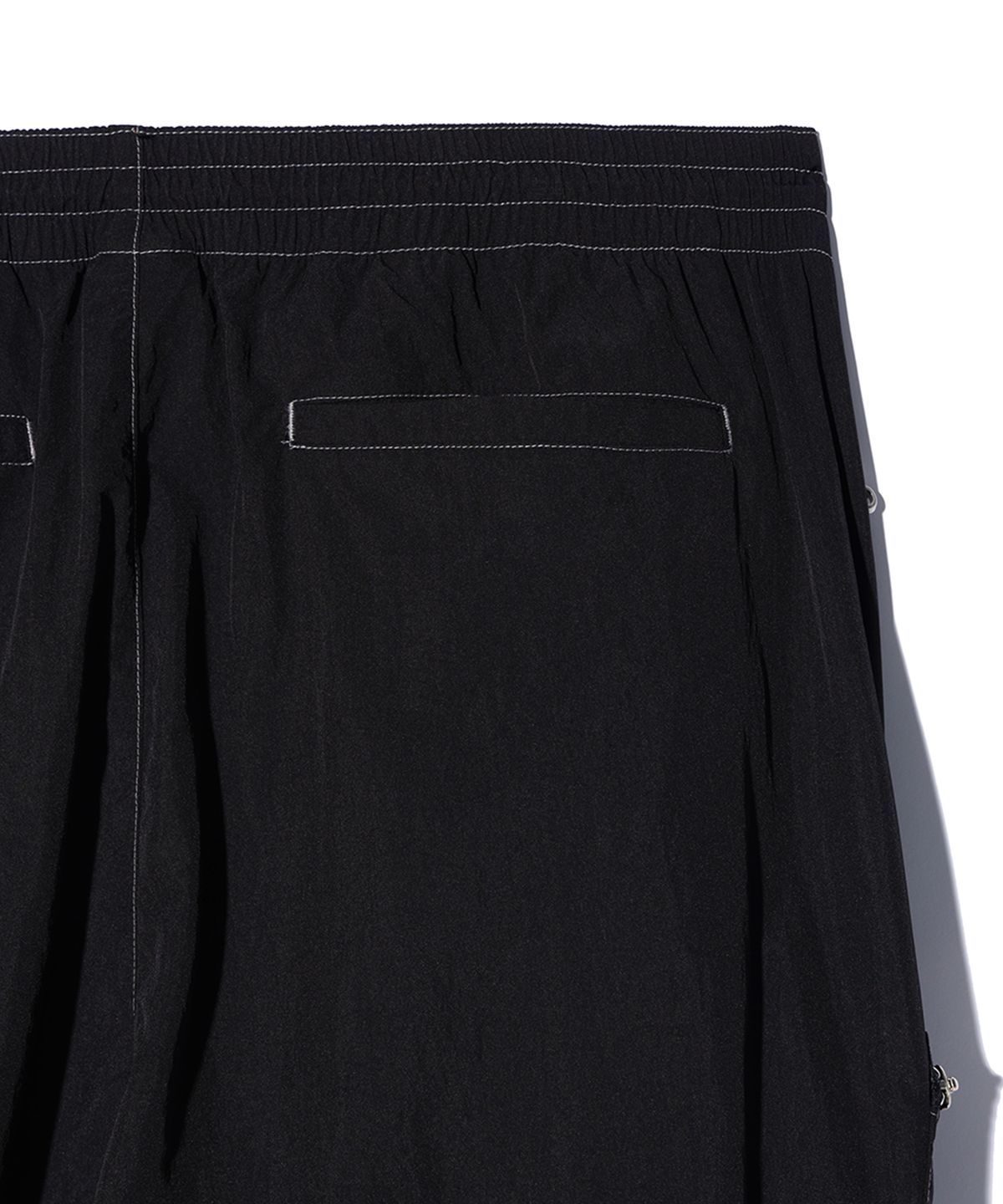 크리틱(CRITIC) GLOSSY CARGO PANTS BLACK
