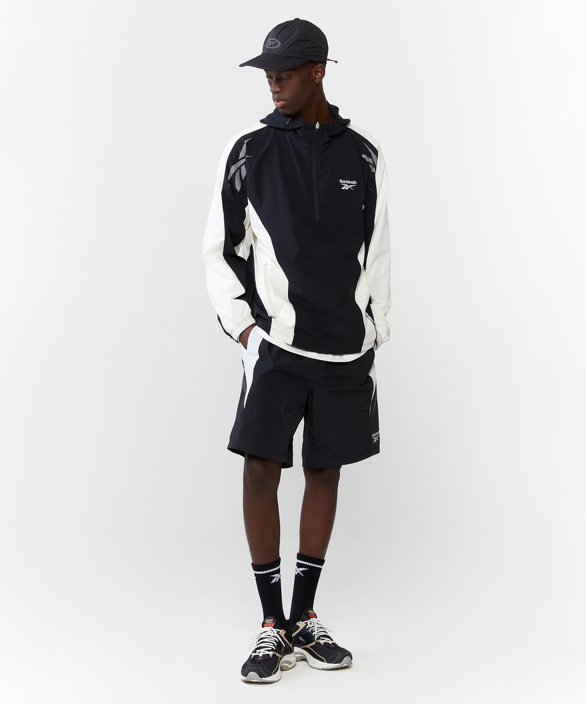 리복(REEBOK) 벡터 액티브 후드 아노락 - 블랙
