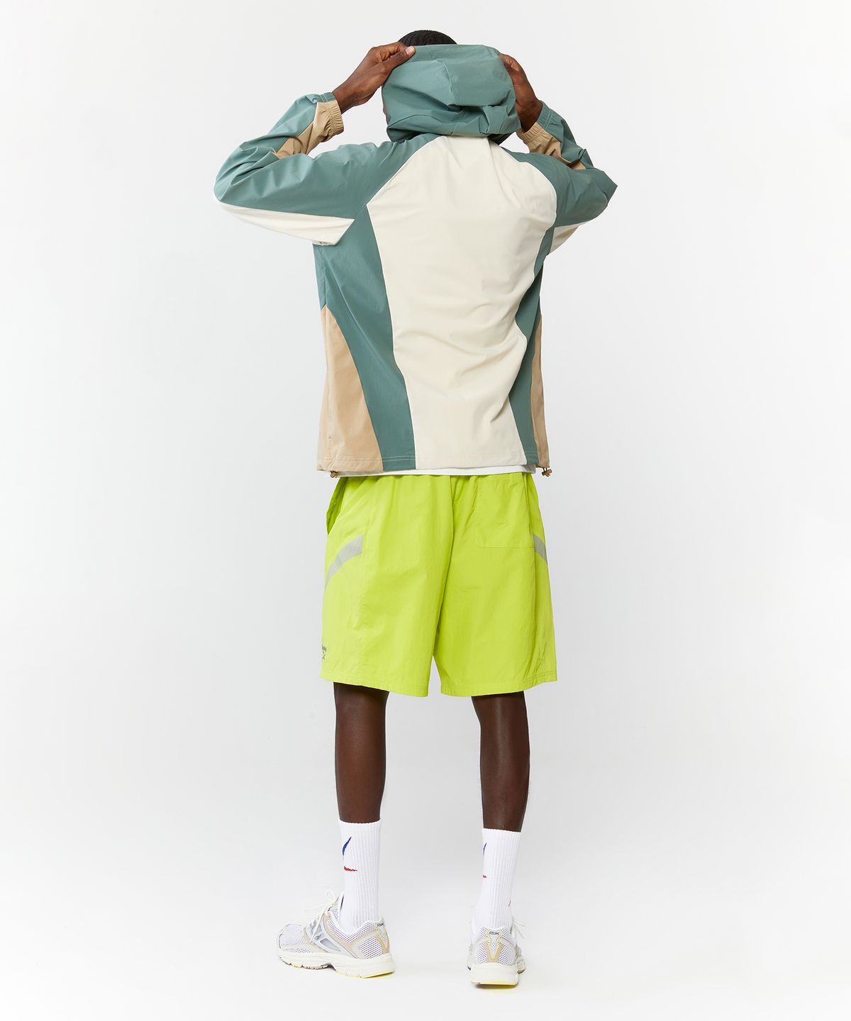 리복(REEBOK) 벡터 액티브 후드 아노락 - 베이지:그린