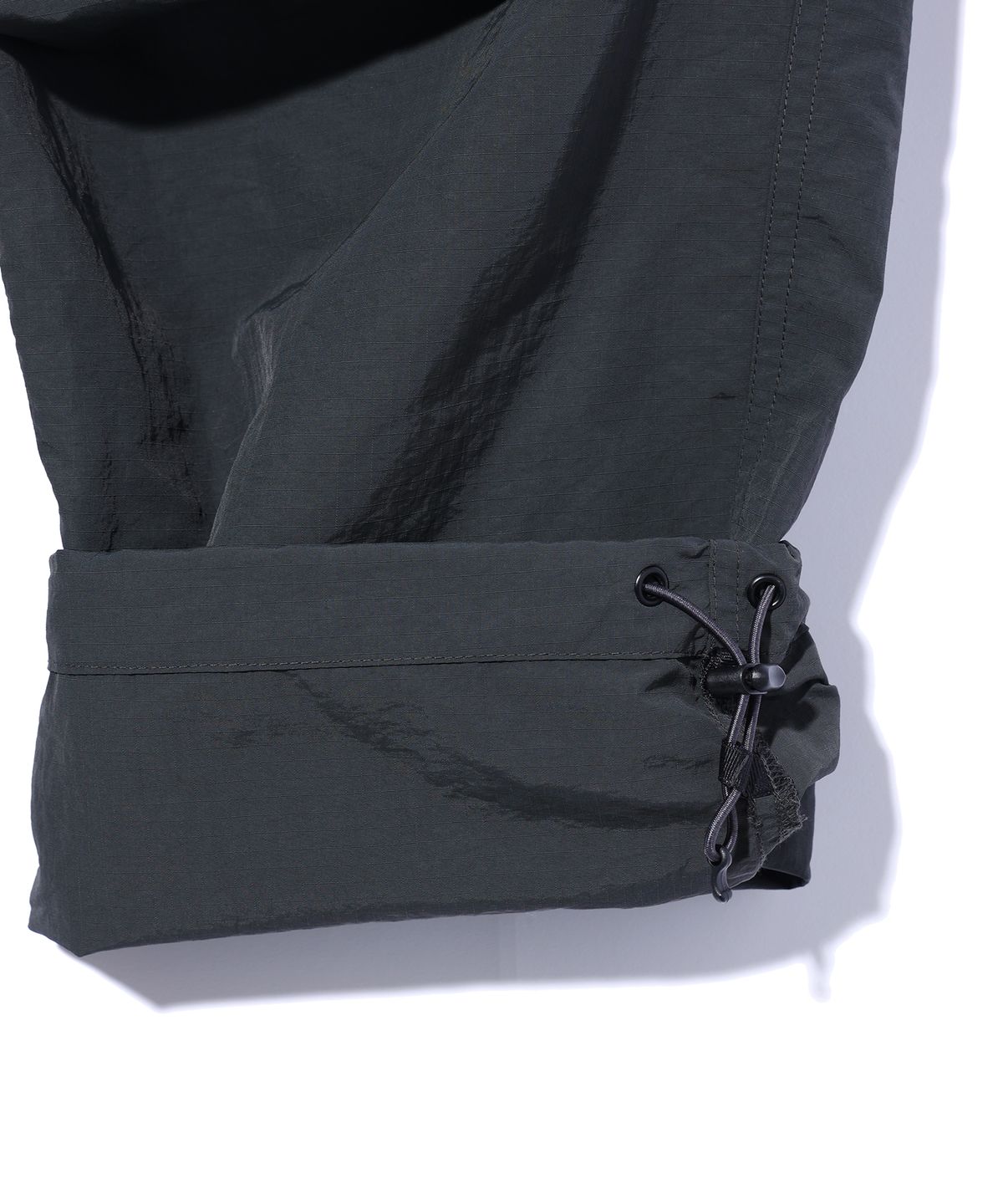 매든(MADDEN) Ripstop String Cargo Pants Charcoal