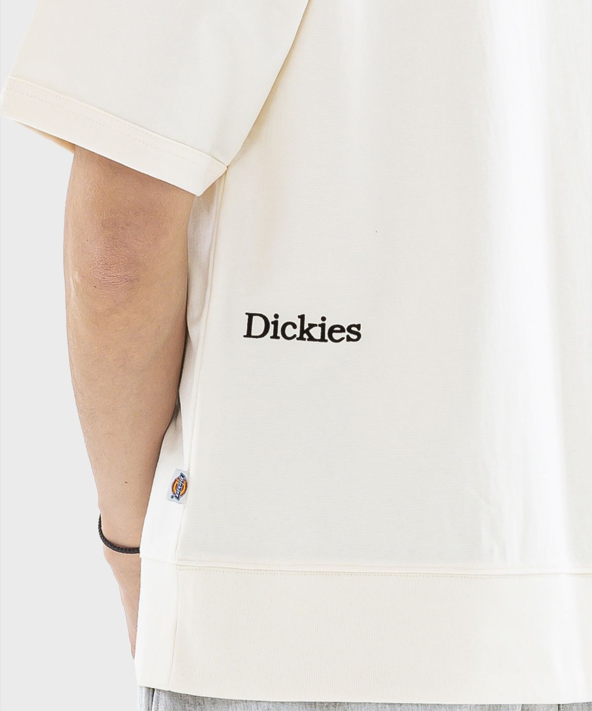 디키즈(DICKIES) 멀티 로고 링거 티셔츠 Cream