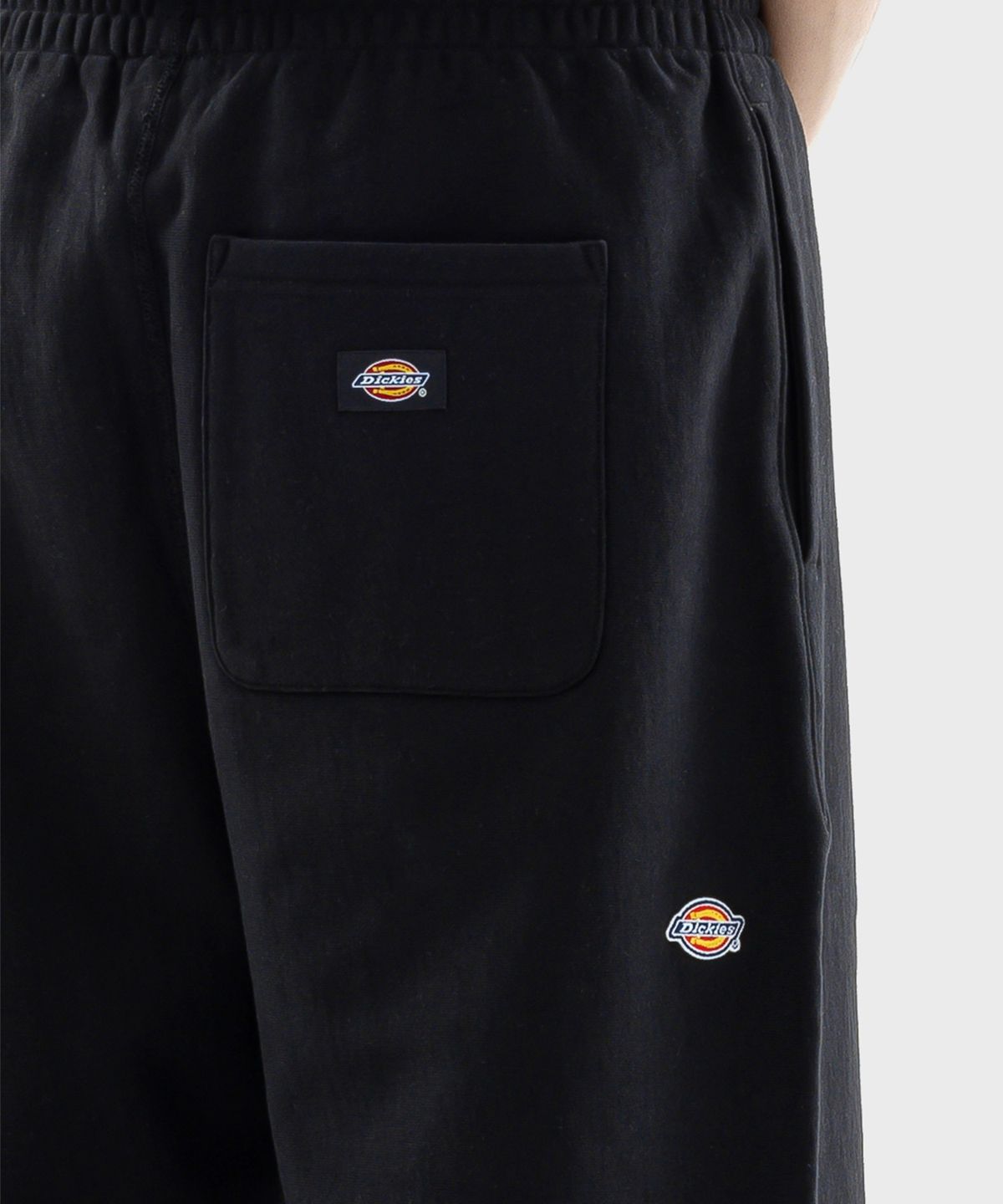 디키즈(DICKIES) 멀티 로고 헤비웨이트 스웨트쇼츠 Black