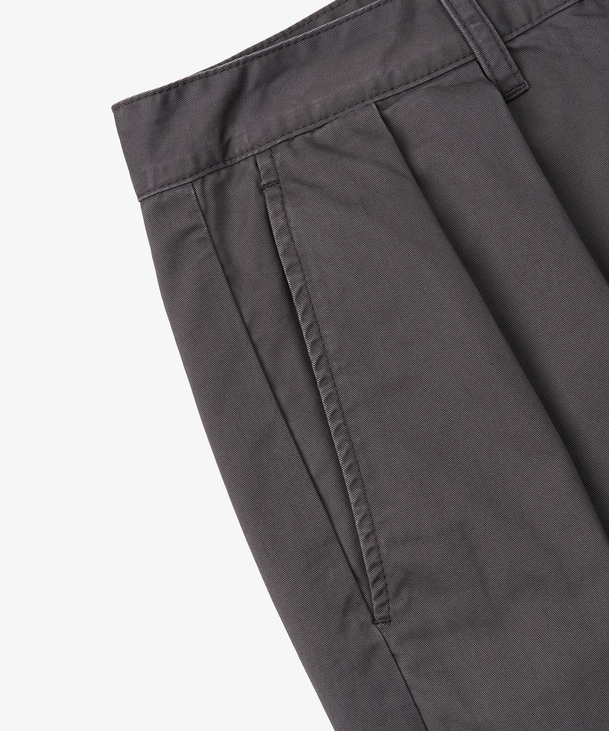 토피(TOFFEE) 투턱 치노 팬츠 (CHARCOAL)