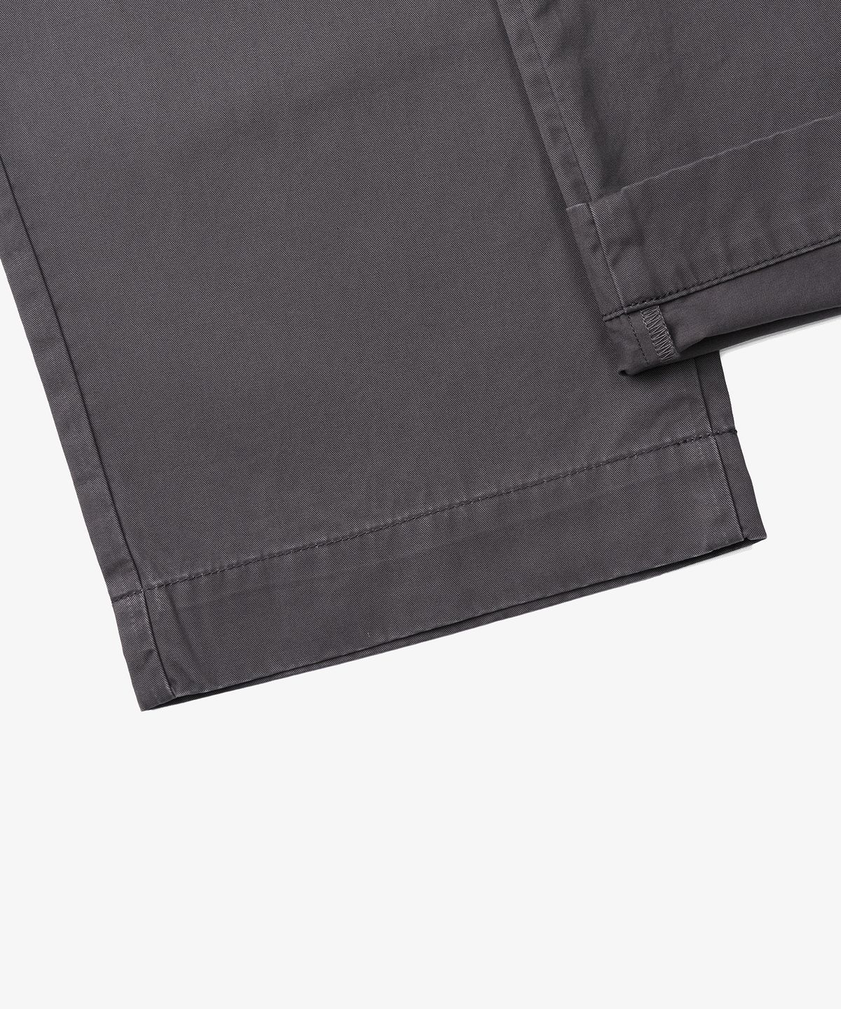 토피(TOFFEE) 투턱 치노 팬츠 (CHARCOAL)
