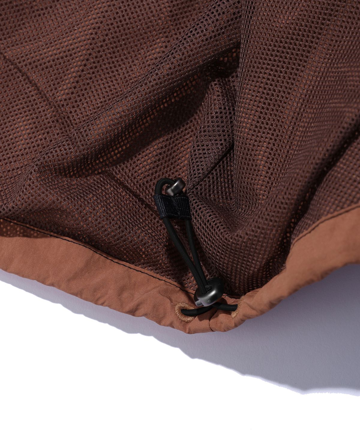 크리틱(CRITIC) GLOSSY HOOD VEST BROWN