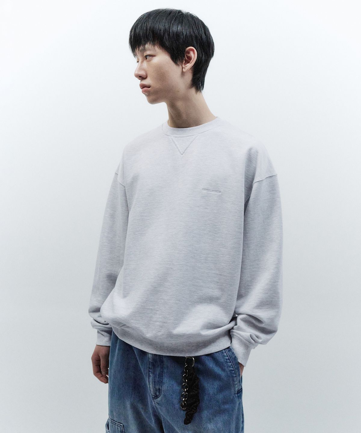 인사일런스(INSILENCE) 워시드 로고 스웨트셔츠 MELANGE GREY