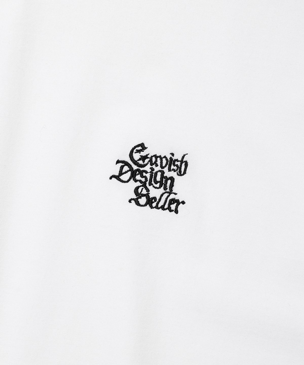 카비시(CAVISH) GOTHIC SELLER EMB LOGO SS TEE WHITE(CV2EMUT507A)