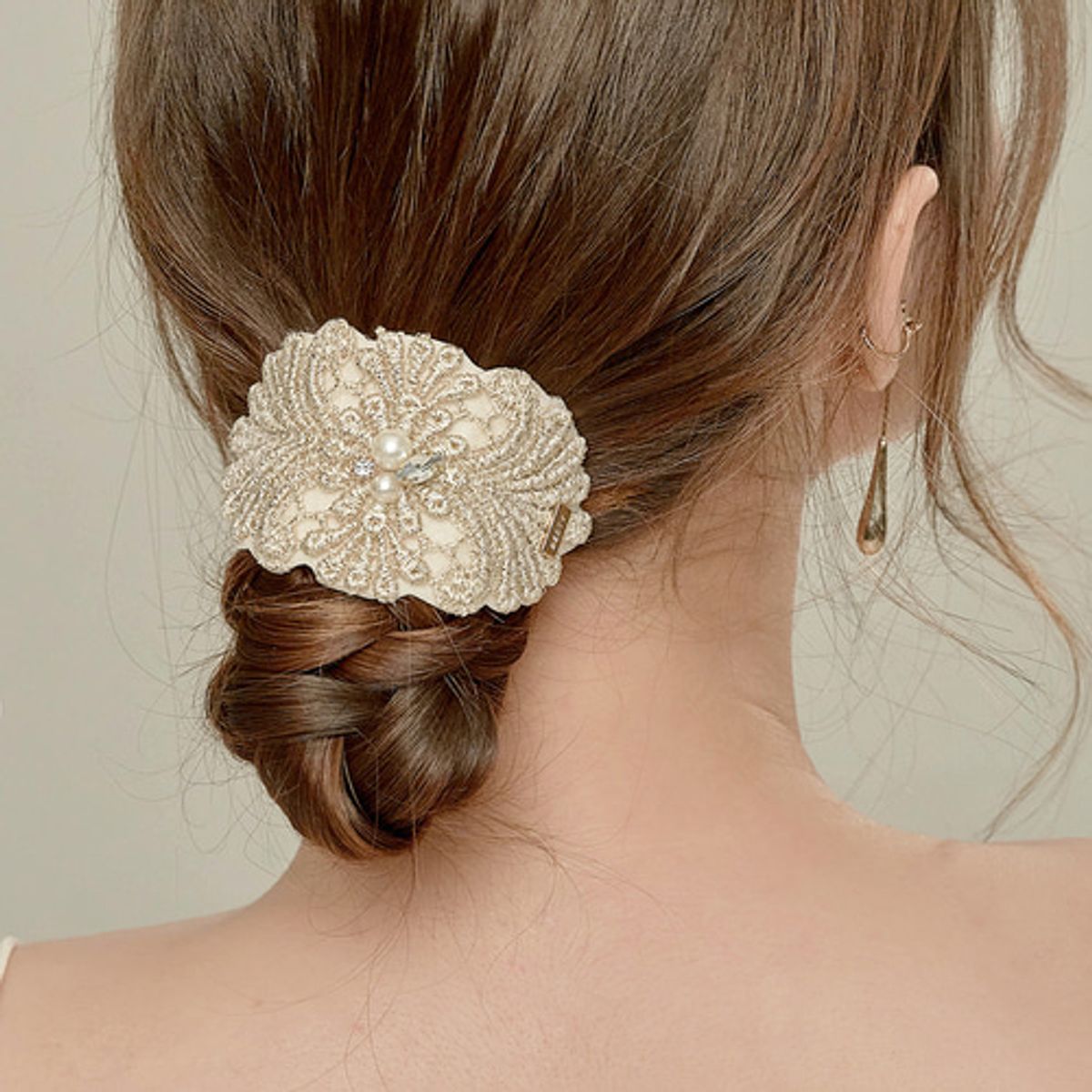 베스티(BESTY) 페더 플로리시 웨이브 헤어커프 (Feather Florish Wire Pony Hook)