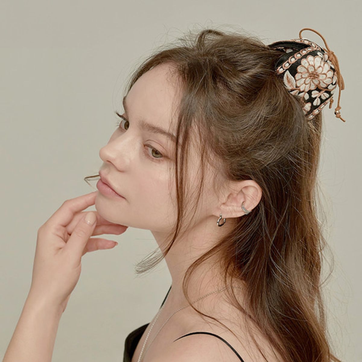 베스티(BESTY) 아델라인 헤어클립 (Adelaine Ribbon Hair Clip)