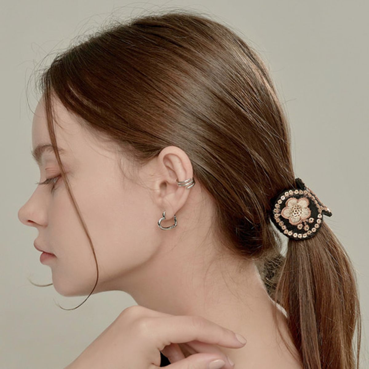 베스티(BESTY) 로맨틱 피오니 웨이브 헤어커프 (Romantic Peony Wave Hair Cuff)