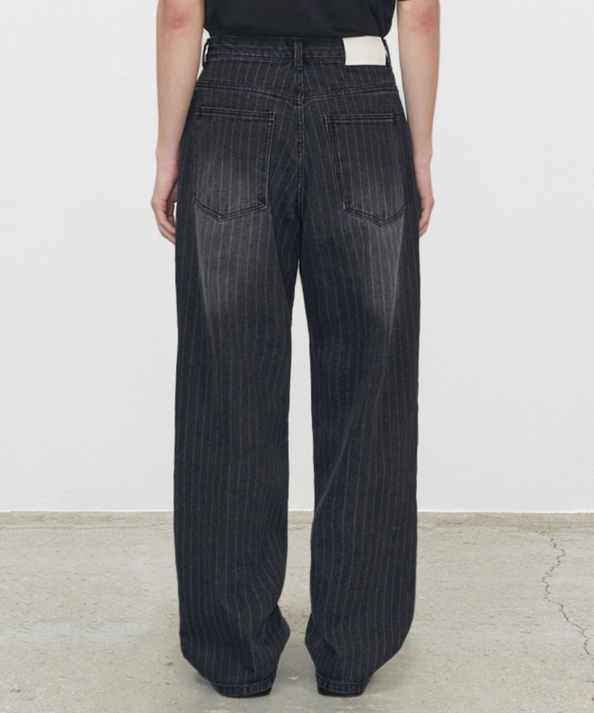 데케트(DECET) Deep Pleats Wide Jeans DCPT030STBlack