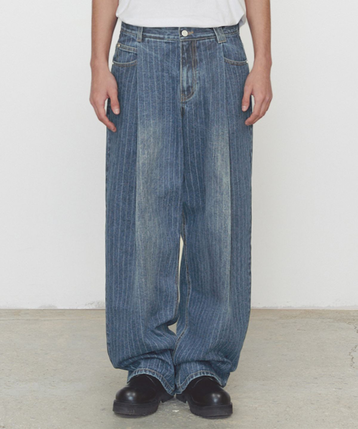 데케트(DECET) Deep Pleats Wide Jeans DCPT030STBlue