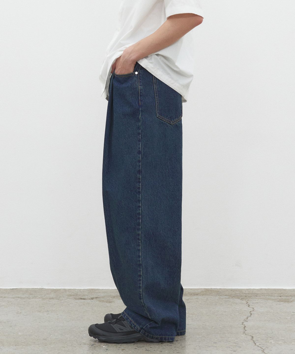 데케트(DECET) Deep Pleats Wide Jeans DCPT030YLBlue
