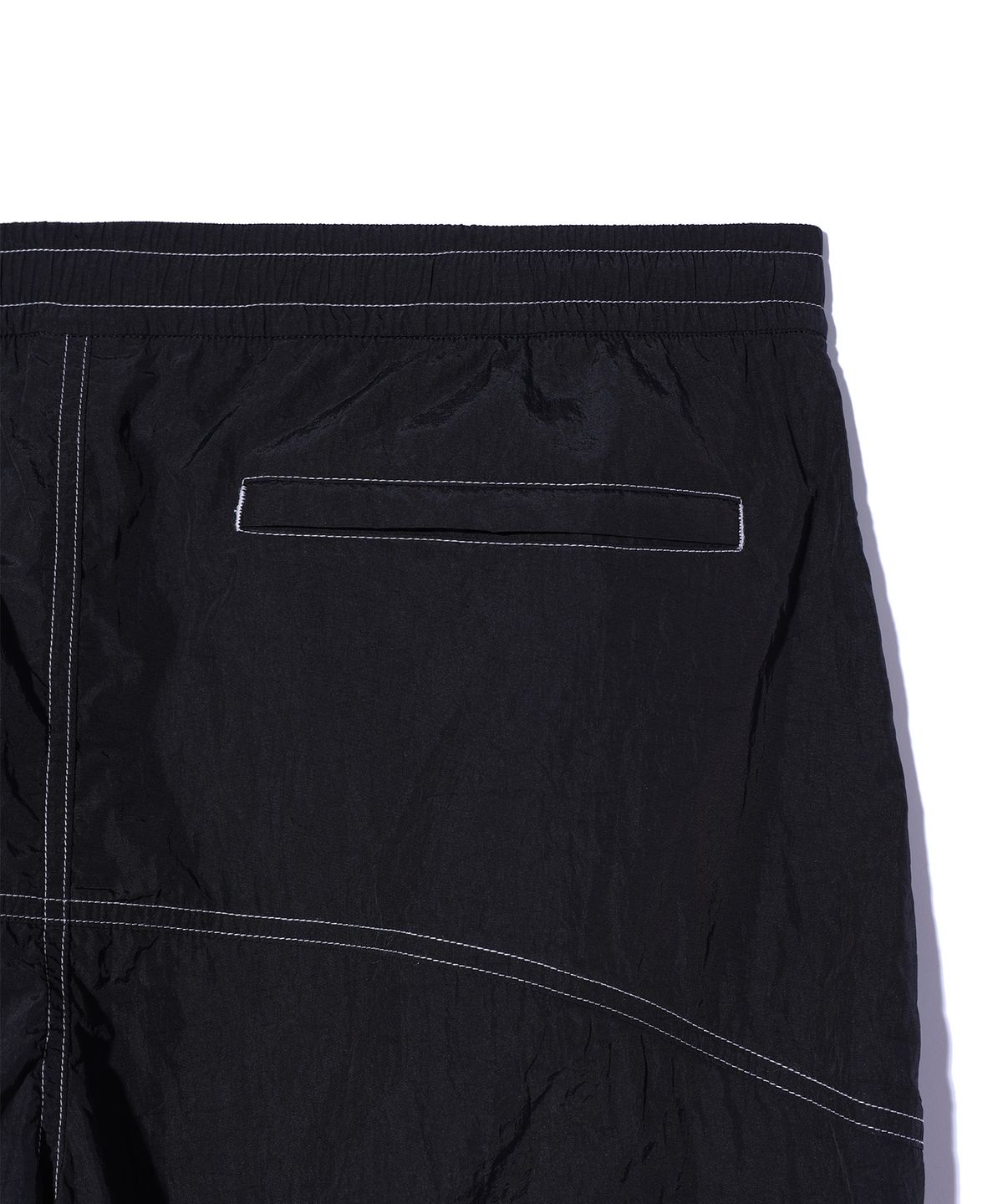 크리틱(CRITIC) METAL WORMHOLE LOGO PANTS BLACK