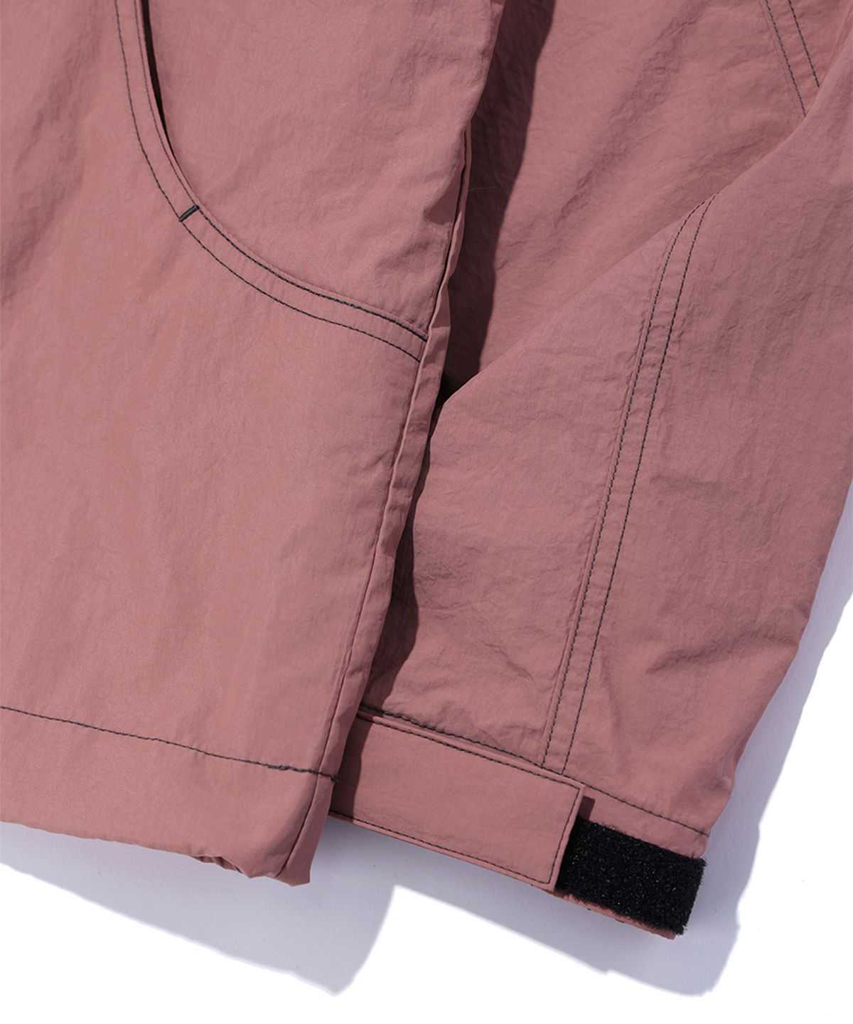 크리틱(CRITIC) METAL WORMHOLE LOGO JACKET PINK