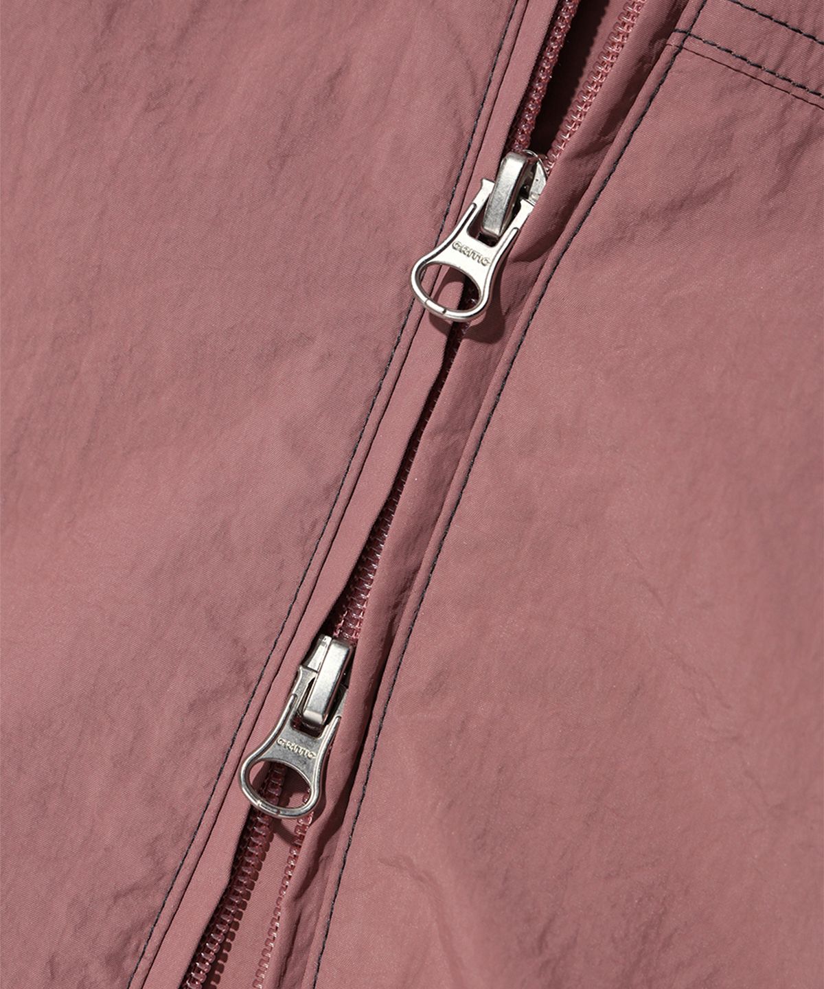 크리틱(CRITIC) METAL WORMHOLE LOGO JACKET PINK