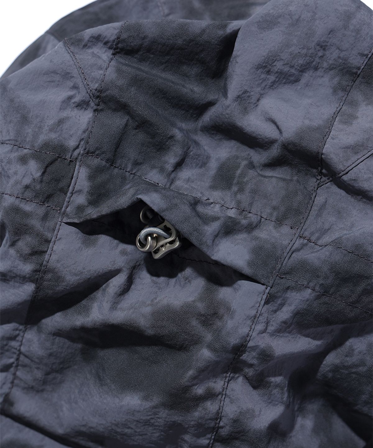 크리틱(CRITIC) METAL WORMHOLE LOGO JACKET CHARCOAL