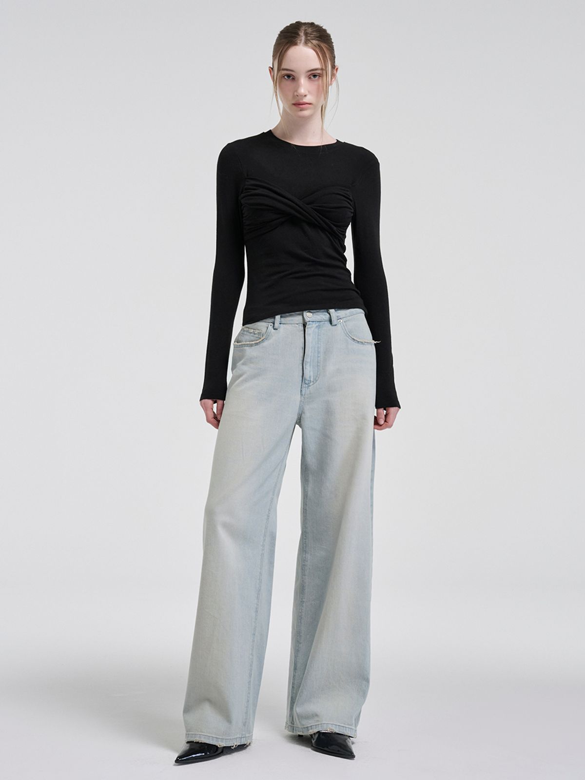 에트몽(ETMON) Ribbon Twisted T-Shirt, Black