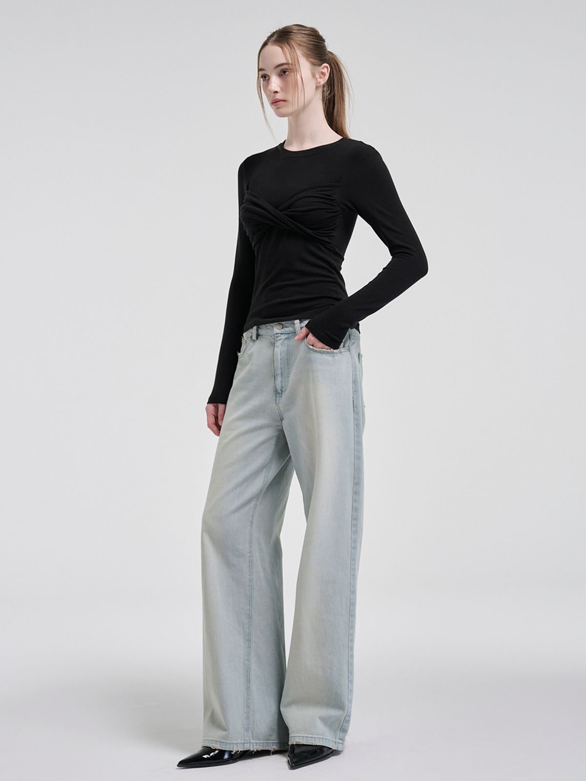 에트몽(ETMON) Ribbon Twisted T-Shirt, Black