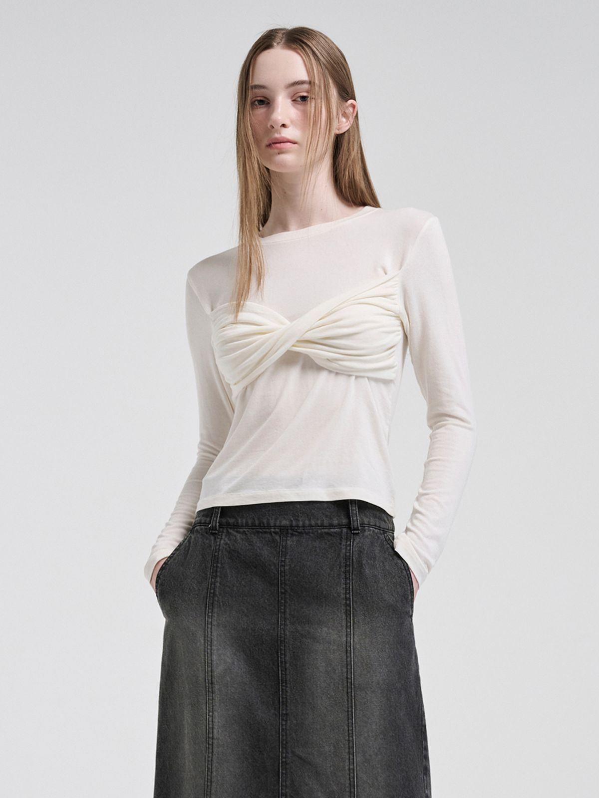 에트몽(ETMON) Ribbon Twisted T-Shirt, Cream