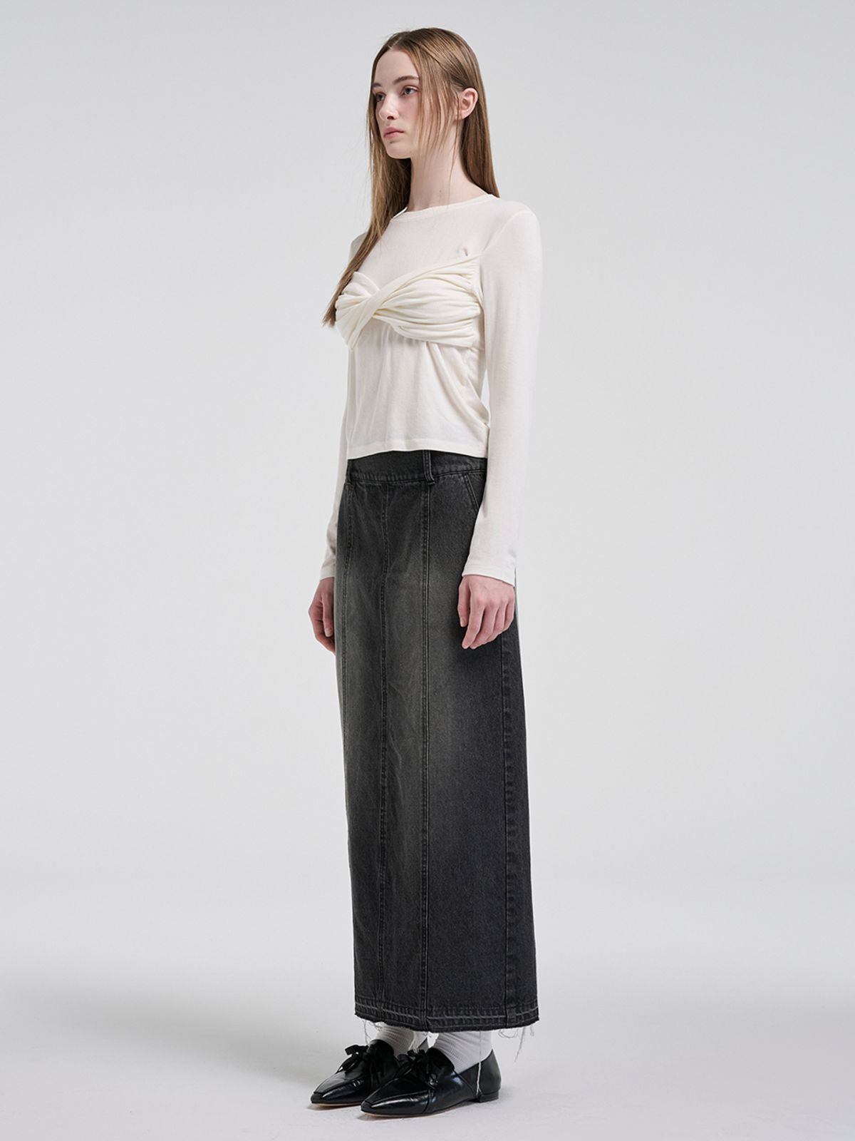 에트몽(ETMON) Ribbon Twisted T-Shirt, Cream