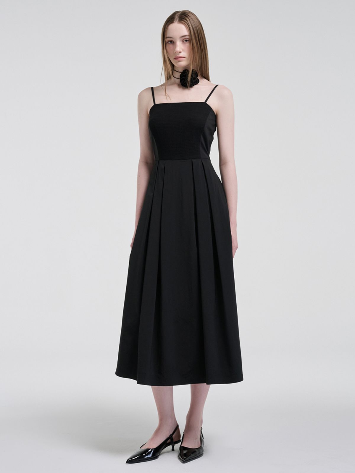 에트몽(ETMON) Slip Texture Blend Pleats Dress, Black