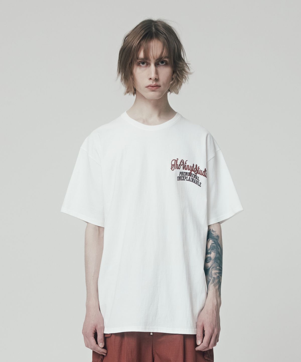 더바이닐하우스(THEVINYLHOUSE) ARC LOGO TEE WHITE (VH2ESMT503A)