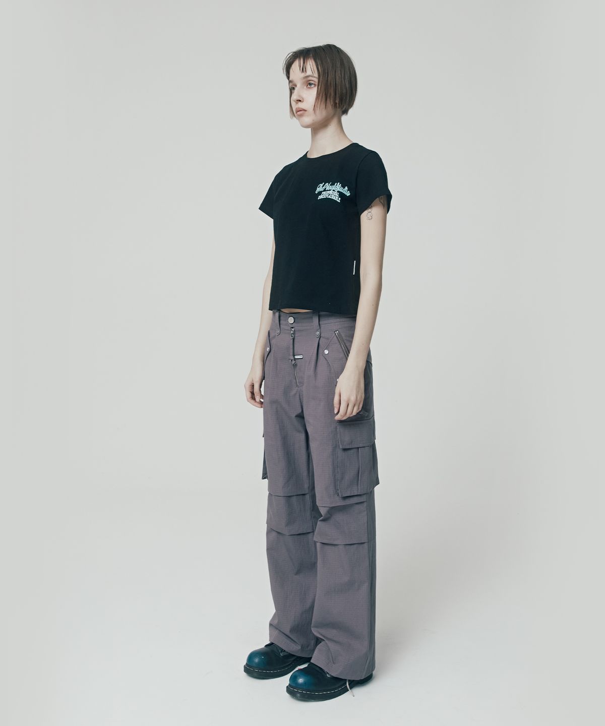 더바이닐하우스(THEVINYLHOUSE) ARC LOGO TEE BLACK (VH2ESMT503A)