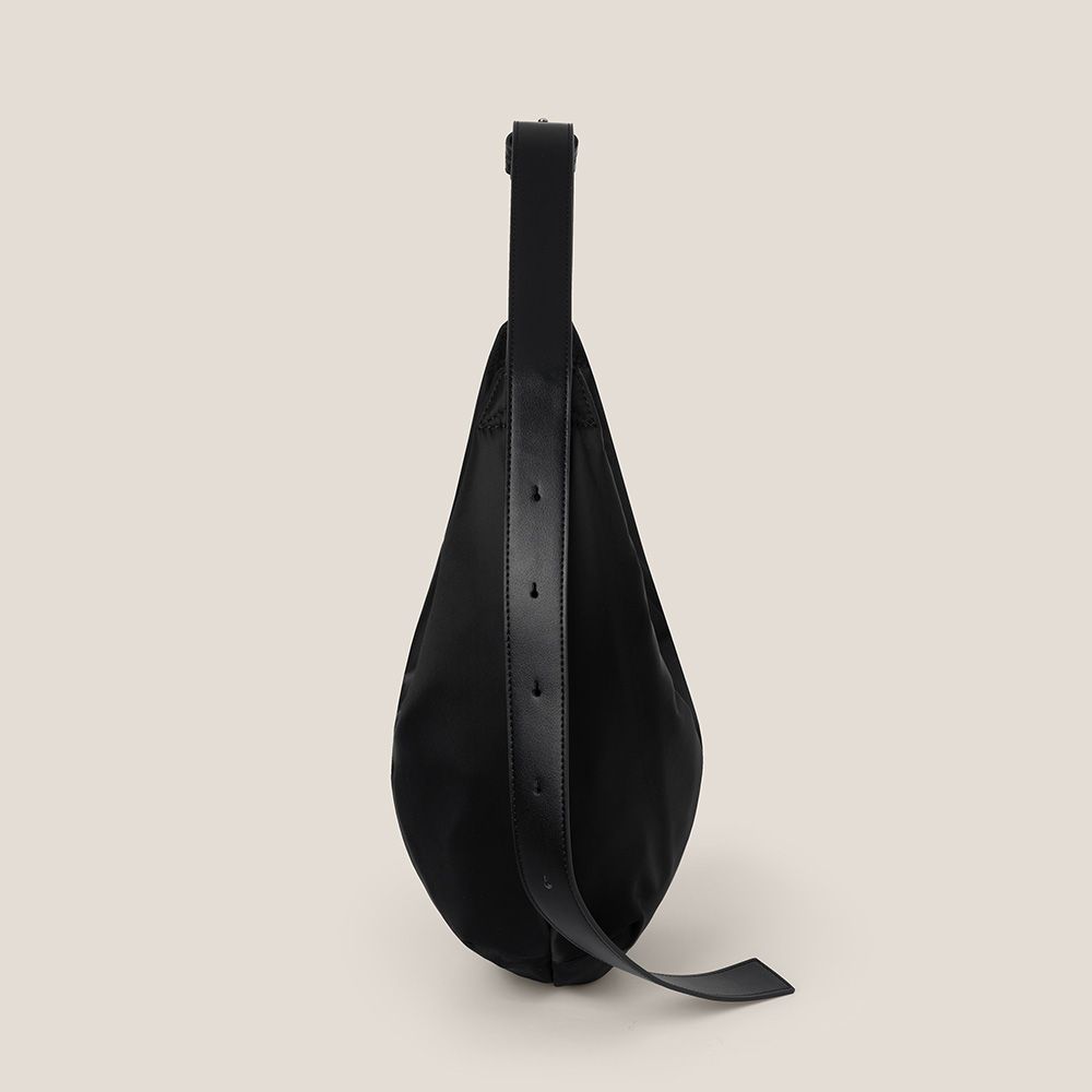 mucu and ebony ♥ Becoming Bag /追跡付 MUSINSA | MUCU AND EBONY Becoming Bag _ Black Becoming Bag Black