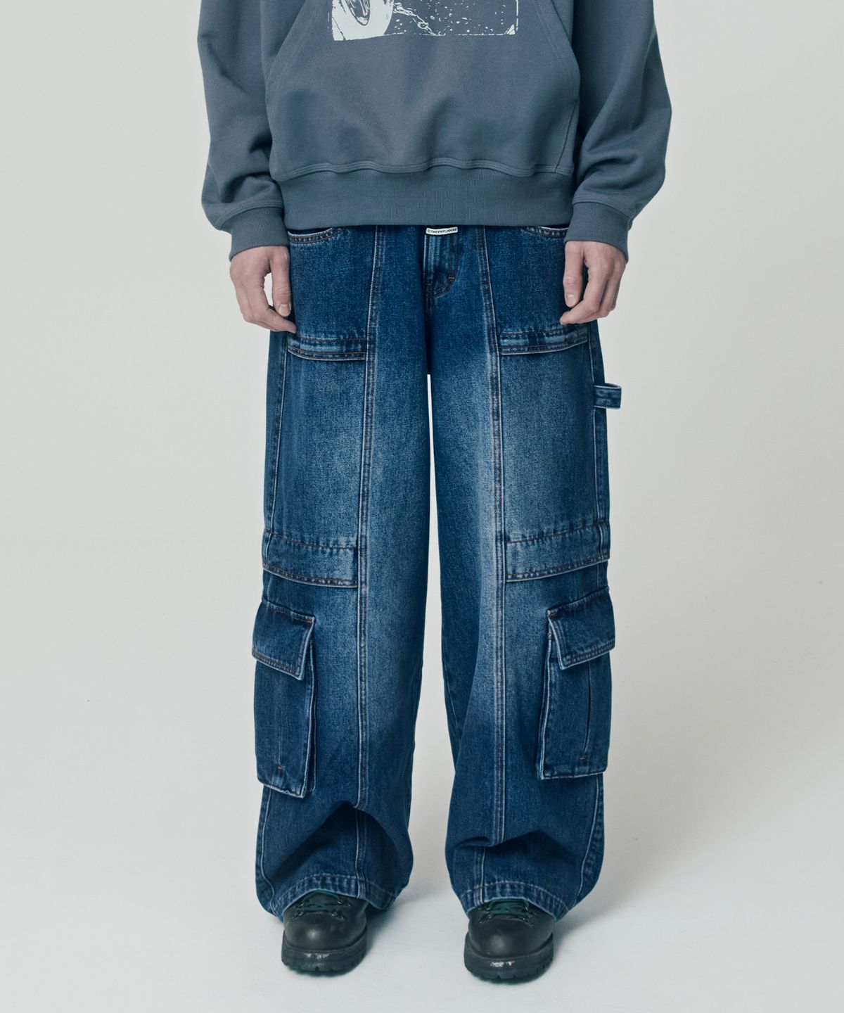 더바이닐하우스(THEVINYLHOUSE) HARDTACK WIDE DENIM PANTS BLUE (VH2ESUD110A)