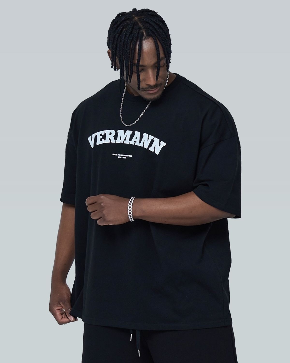 베르만 어패럴(VERMANN APPAREL) 라운드 로고 오버핏 반팔티