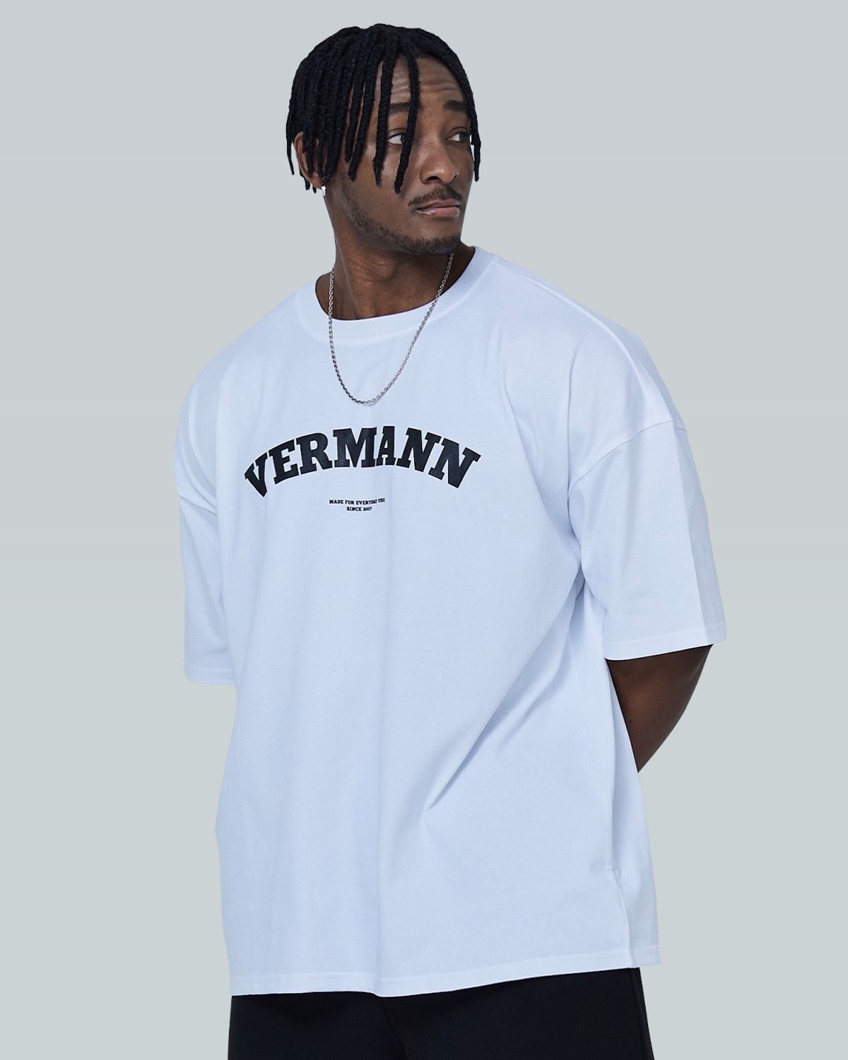 베르만 어패럴(VERMANN APPAREL) 라운드 로고 오버핏 반팔티