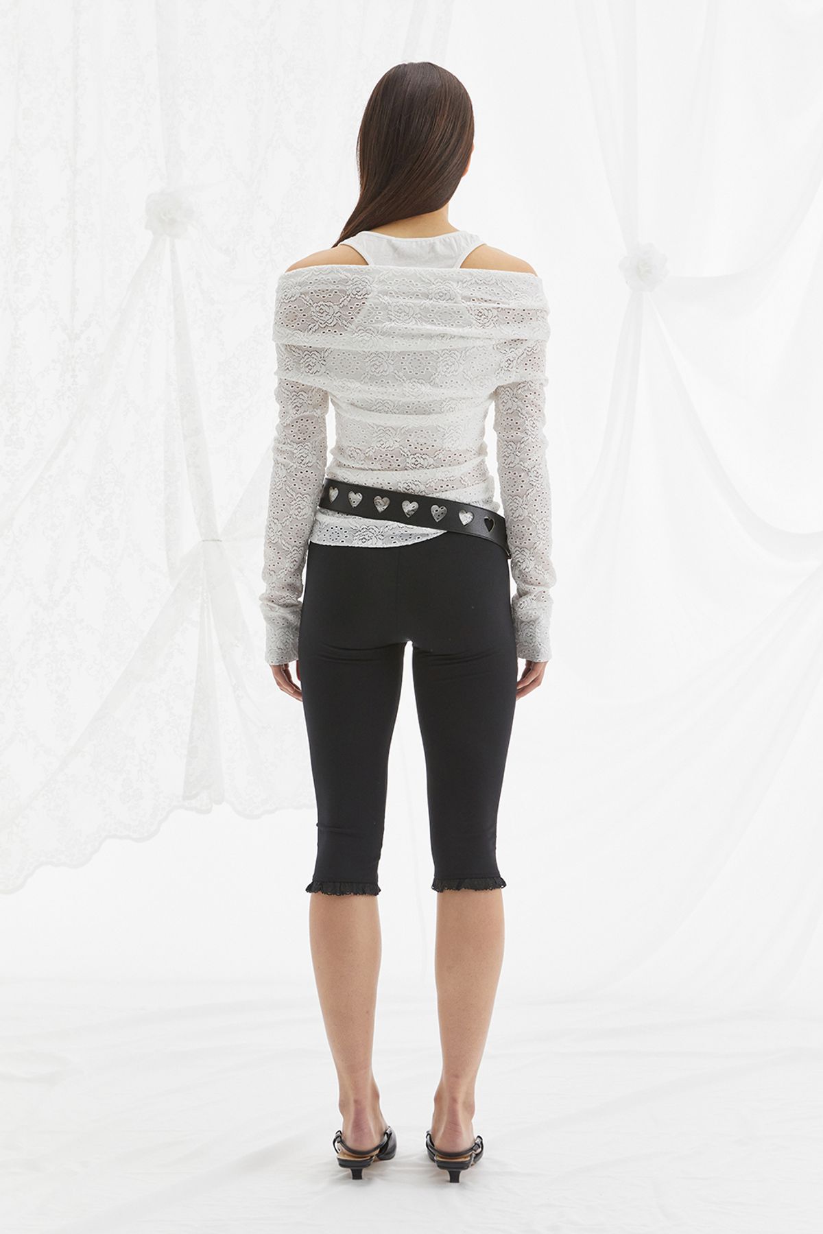 모어댄파라다이스(MORE THAN PARADISE) LACE OFF-SHOULDER LAYER TOP / WHITE