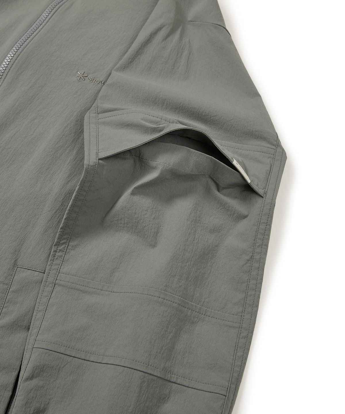 스노우피크 어패럴(SNOWPEAK APPAREL) 루트 유틸리티 포켓 바람막이 Dark Gray (S24MURWB67)