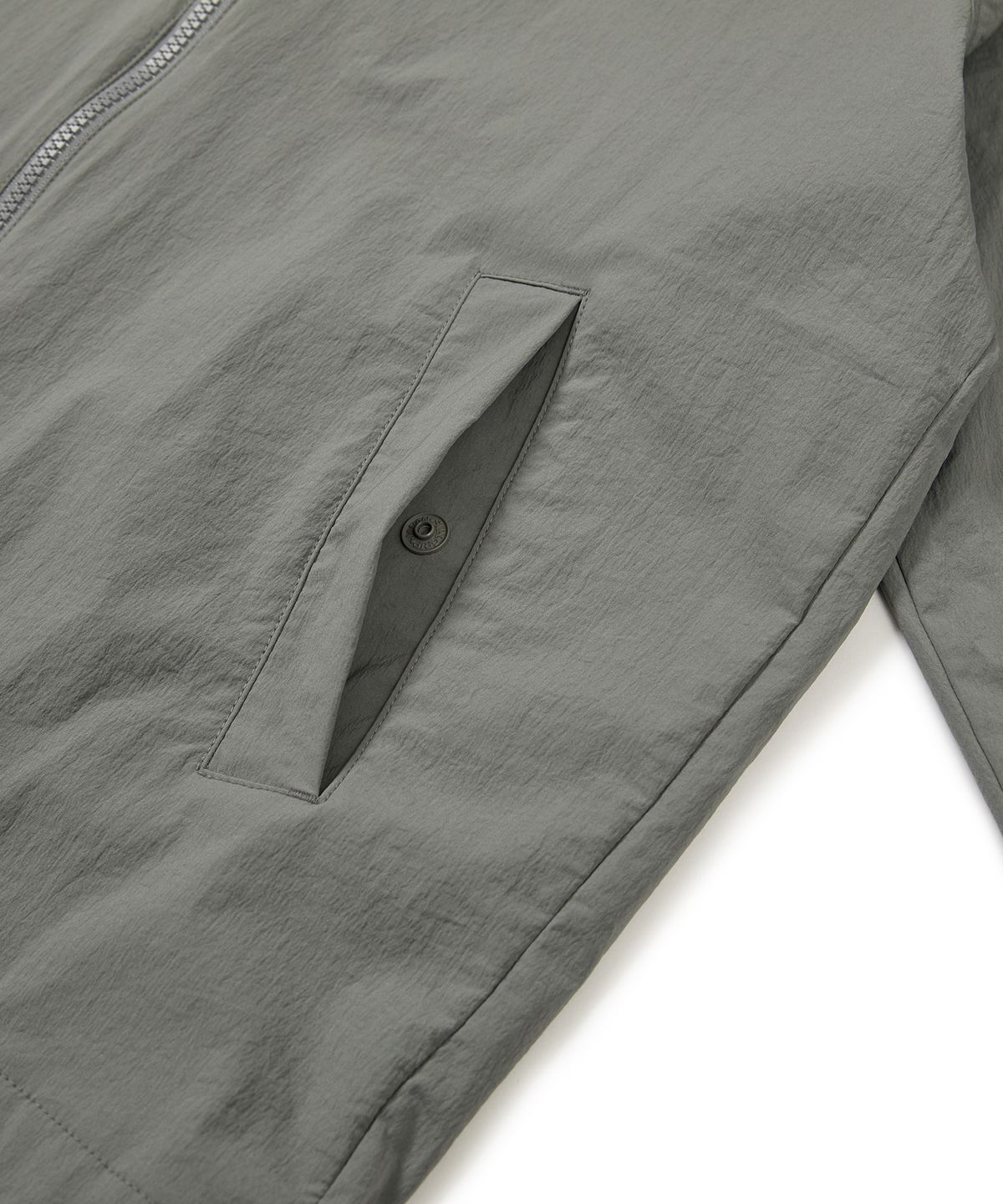 스노우피크 어패럴(SNOWPEAK APPAREL) 루트 유틸리티 포켓 바람막이 Dark Gray (S24MURWB67)
