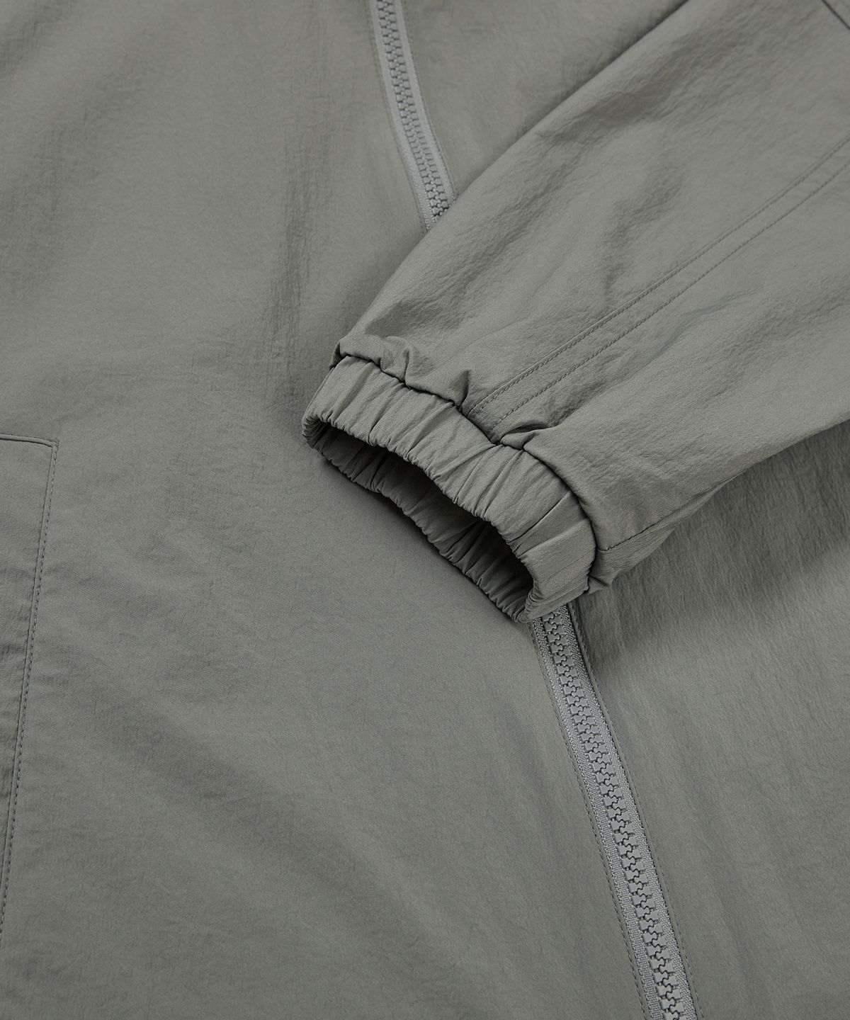 스노우피크 어패럴(SNOWPEAK APPAREL) 루트 유틸리티 포켓 바람막이 Dark Gray (S24MURWB67)