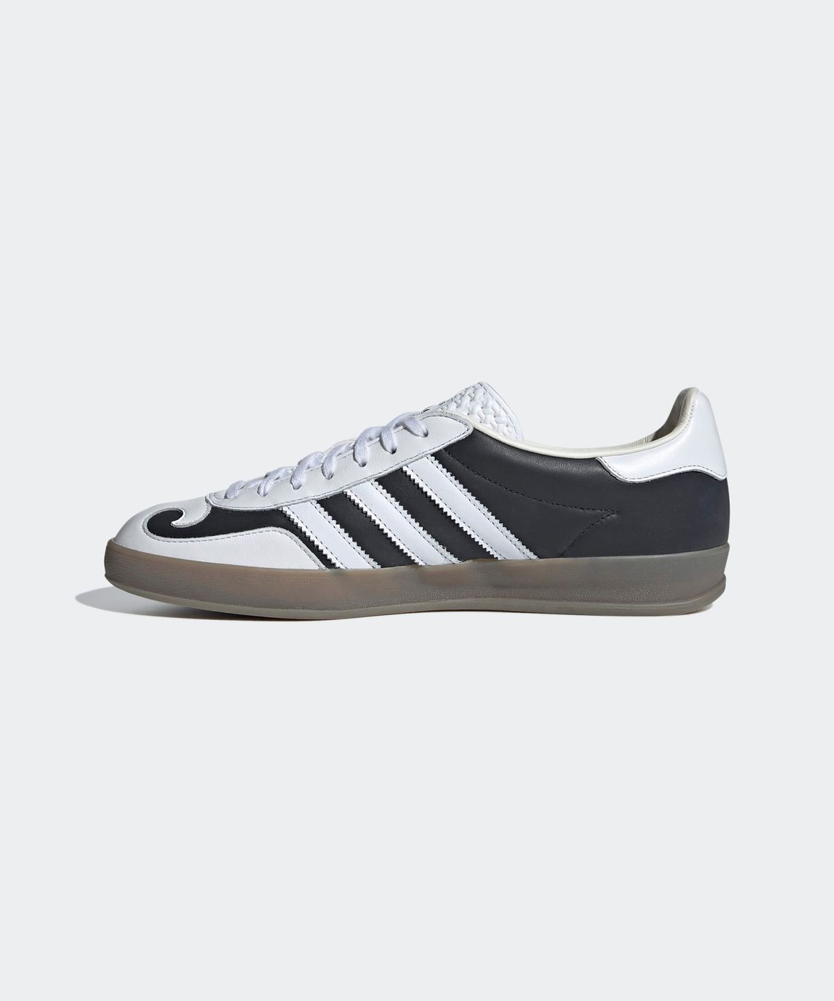 아디다스(ADIDAS) 가젤 X 갖신 인도어 - 블랙:화이트 / IH9989