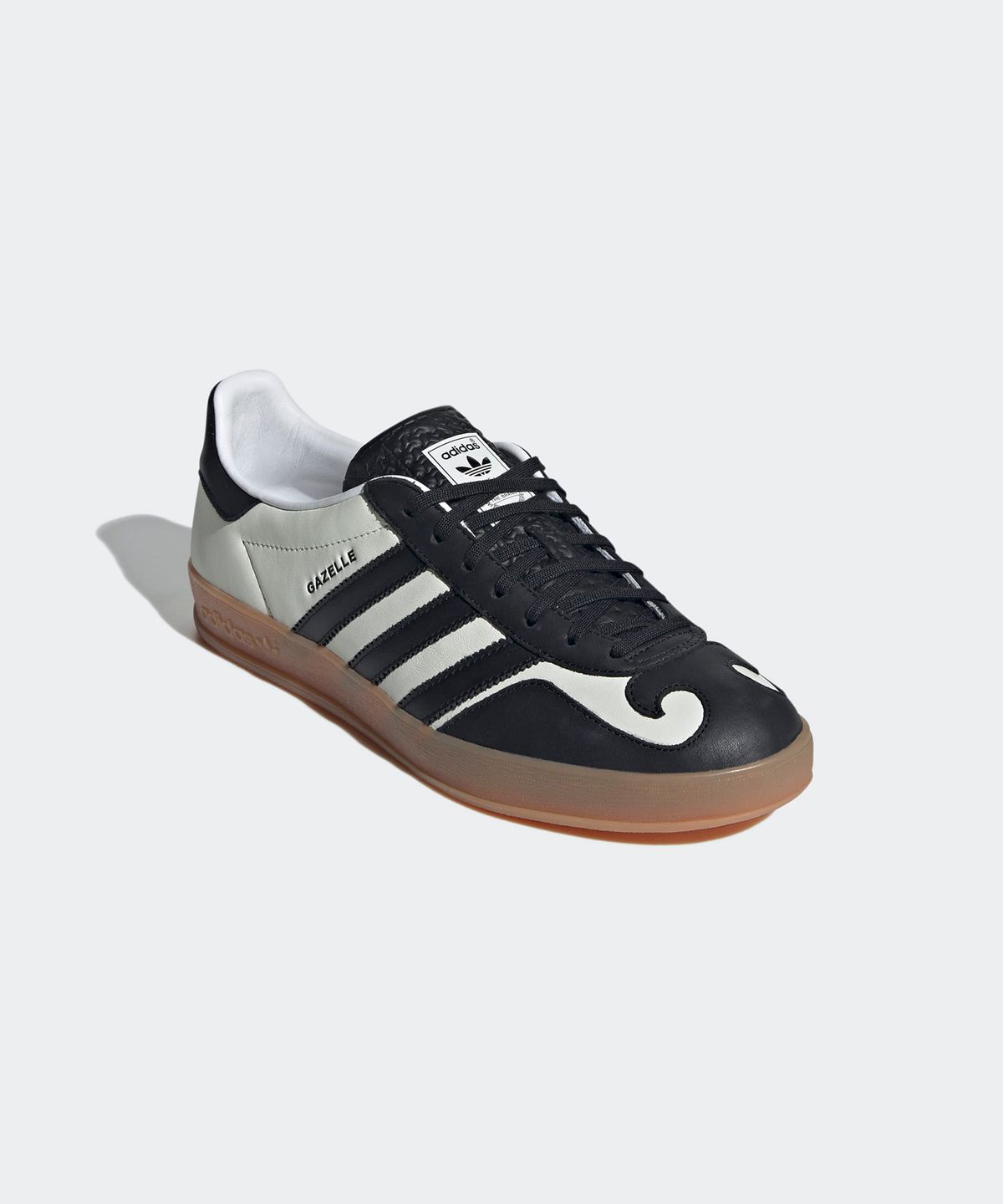 아디다스(ADIDAS) 가젤 X 갖신 인도어 - 화이트:블랙 / IH9990