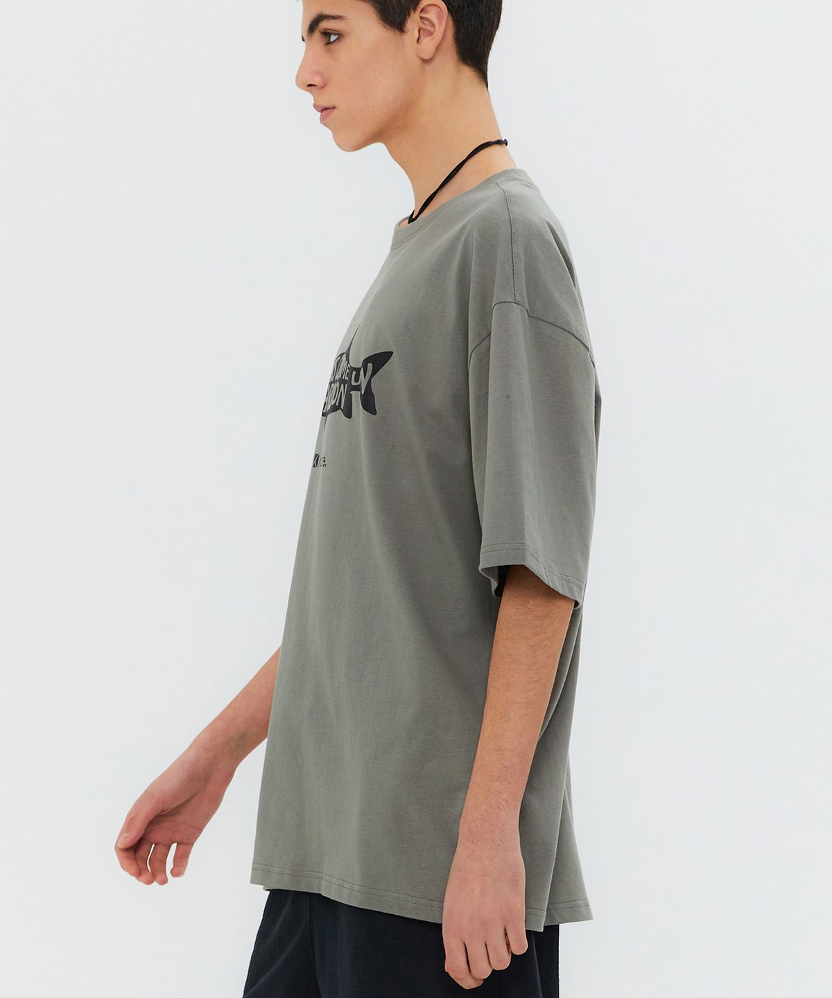 쿨트(KULTE) FISH T-SHIRT L.KHAKI