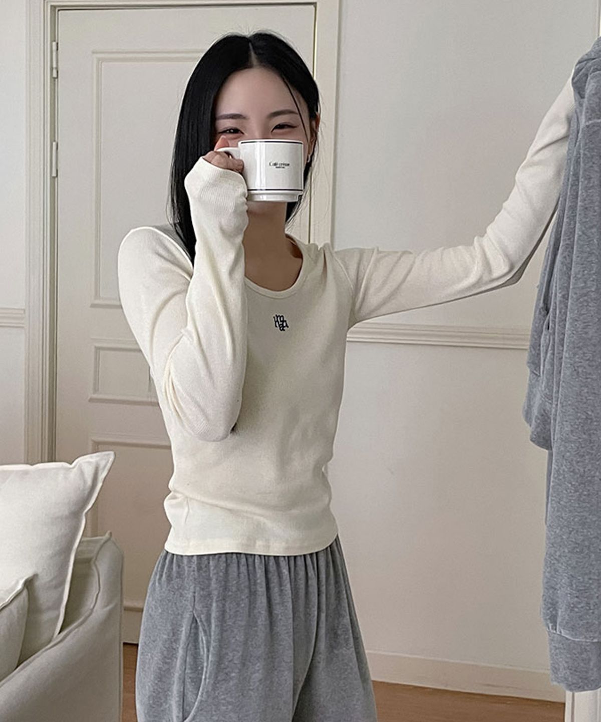 무아무아(MUAHMUAH) 스티치 유넥 긴팔 티셔츠 [7color]