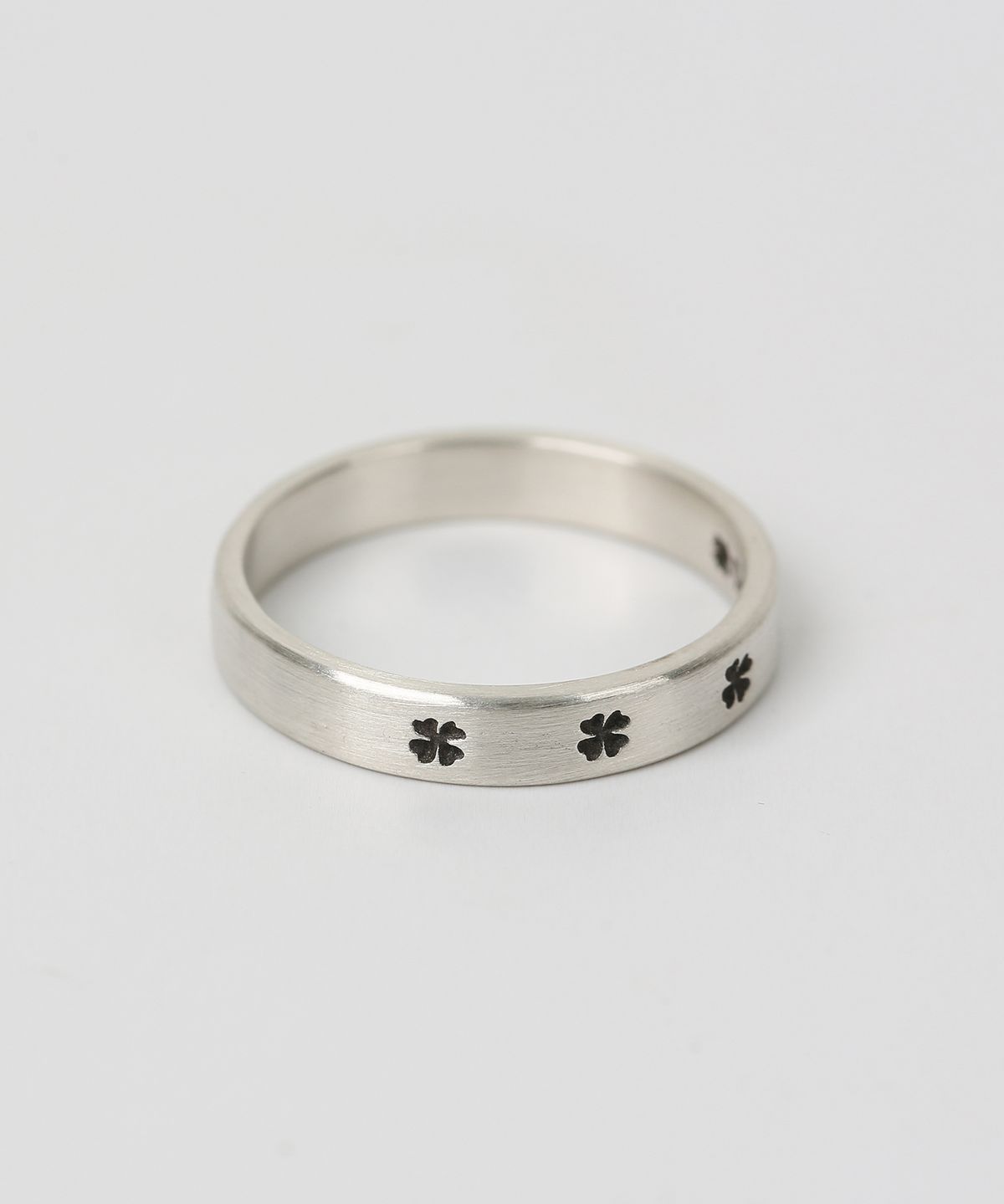 그레이노이즈(GRAYNOISE) Clover simple rail ring BK (925 silver)