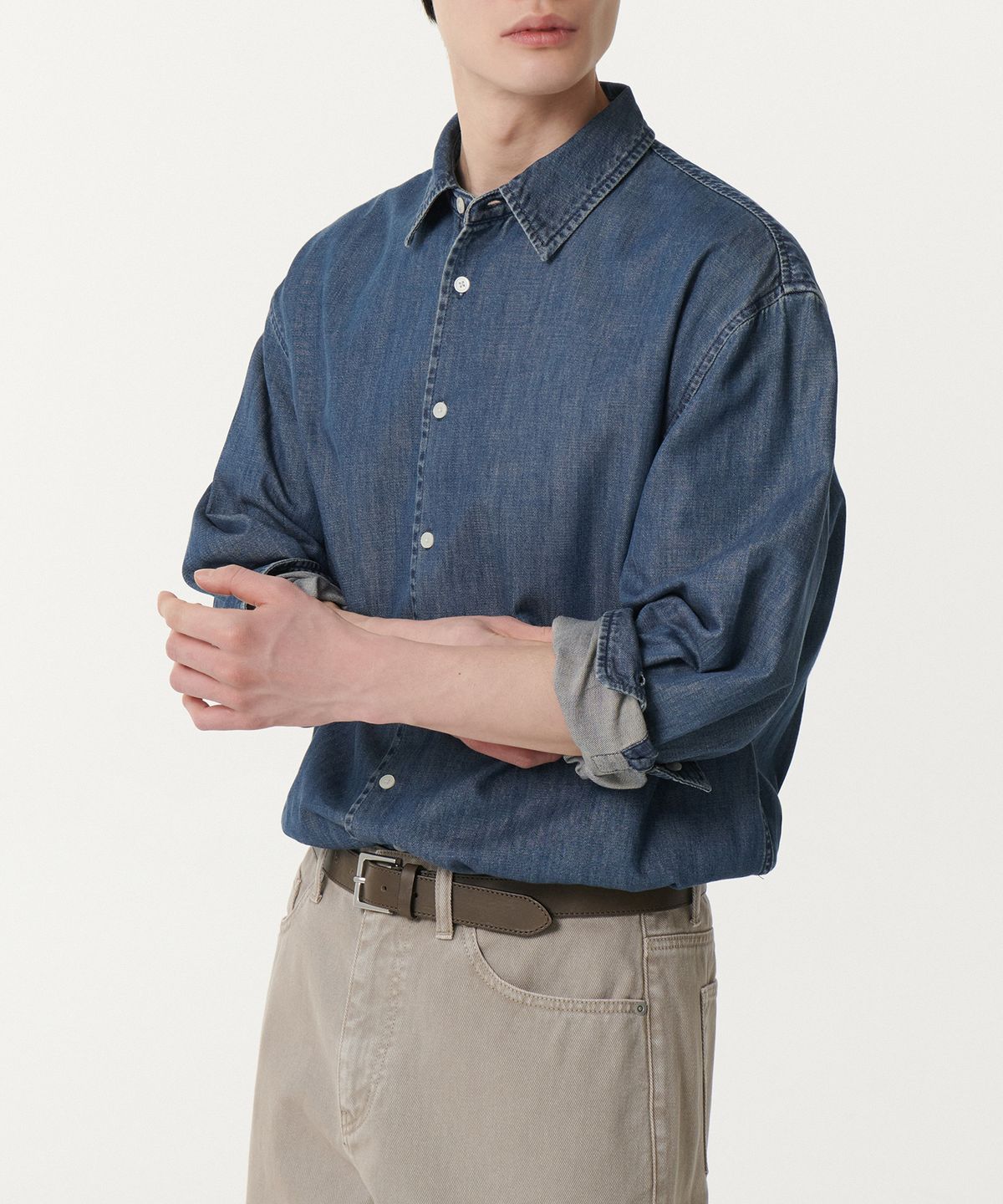 무신사 스탠다드(MUSINSA STANDARD) 릴렉스드 데님 셔츠 [미디엄 인디고]