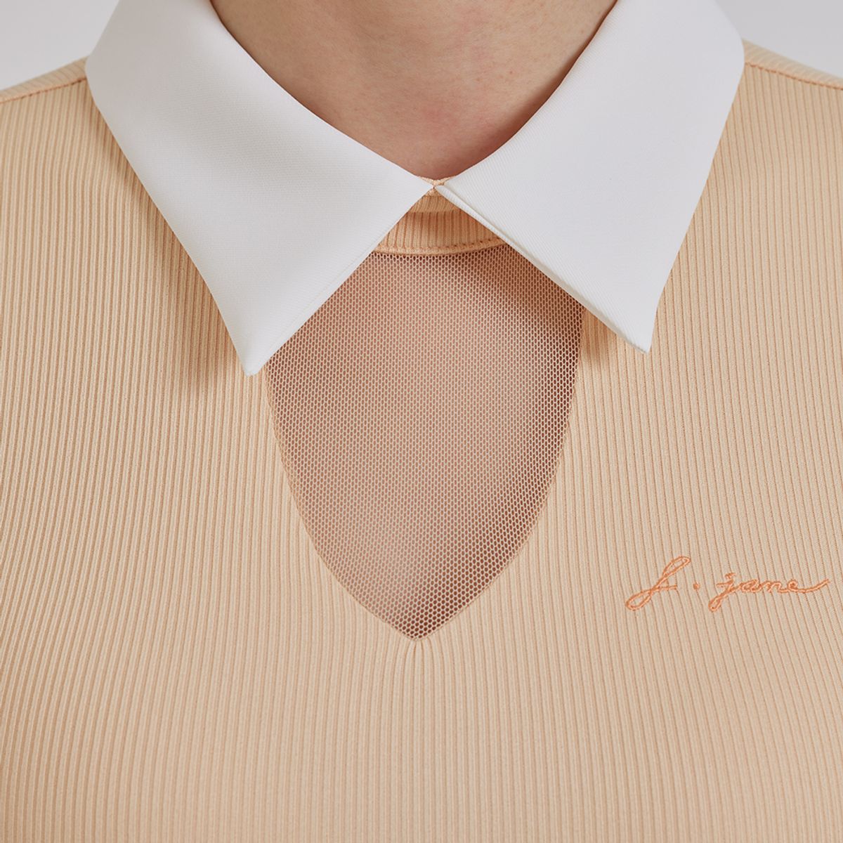 제이제인(J.JANE) 시스루 넥라인 반팔 티셔츠 (Apricot)