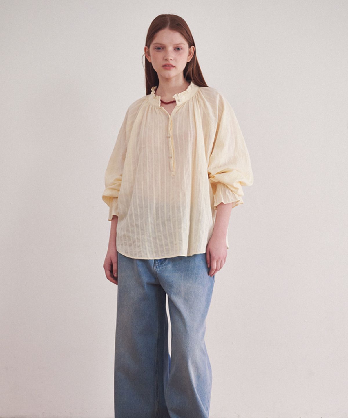 론론(RONRON) FRILL SHIRRING CUFFS BLOUSE CREAM