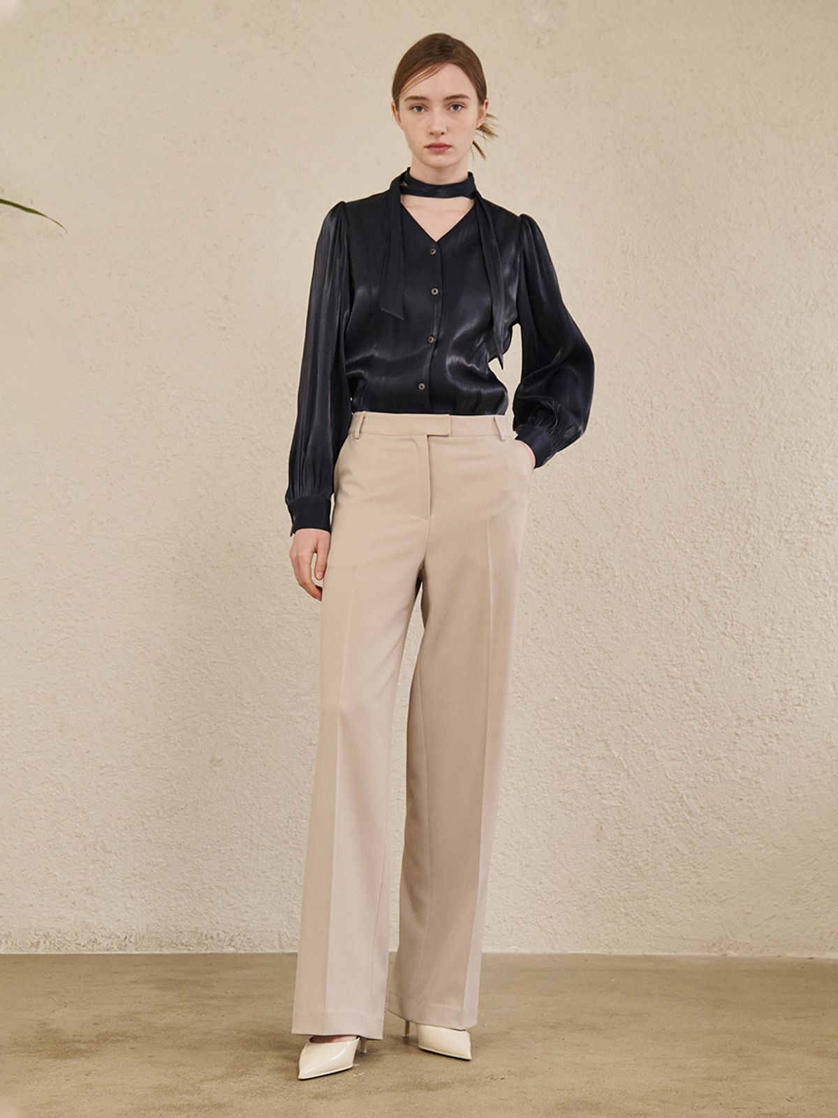 누브(NOUVE) Straight Semi Wide Pants - Beige